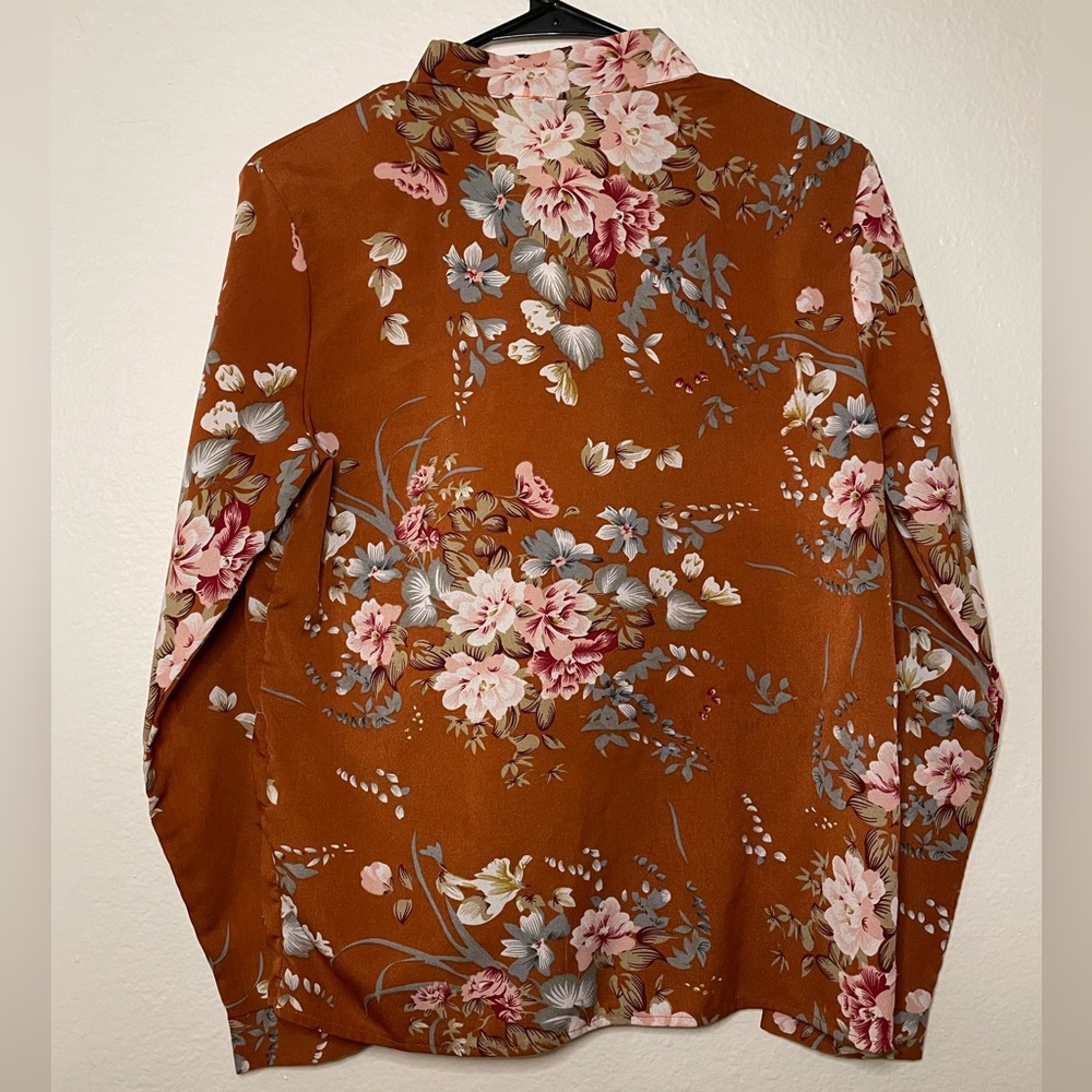 SHEIN floral blouse - Picture 4 of 6